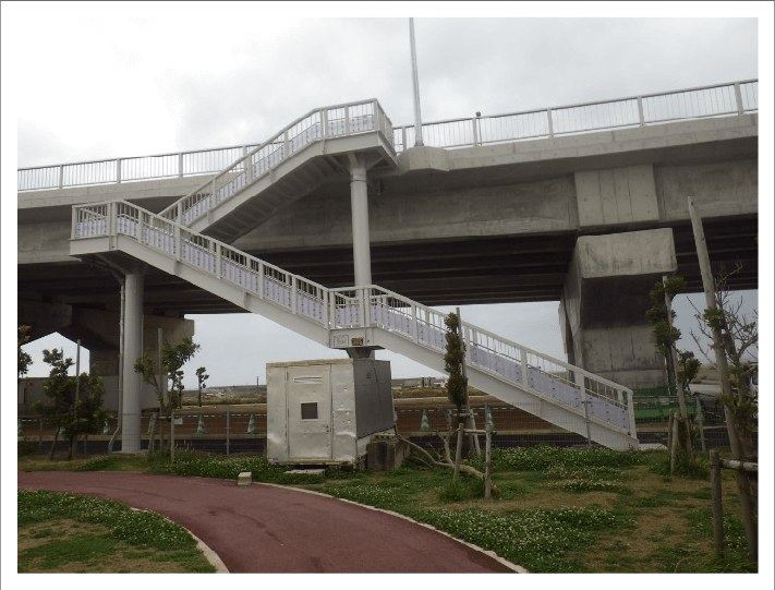 与根高架橋避難階段
