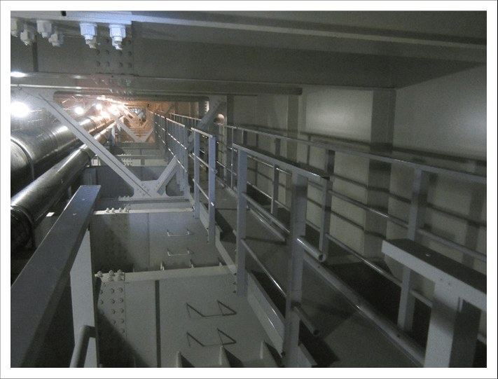 伊良部大橋FRP上部工検査路製作工事