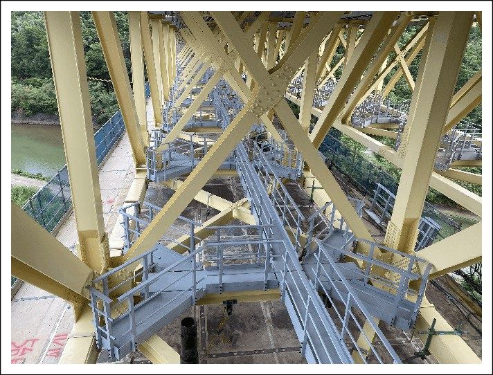 億首橋及び明治山第一橋FRP検査路製作工事（別写真）